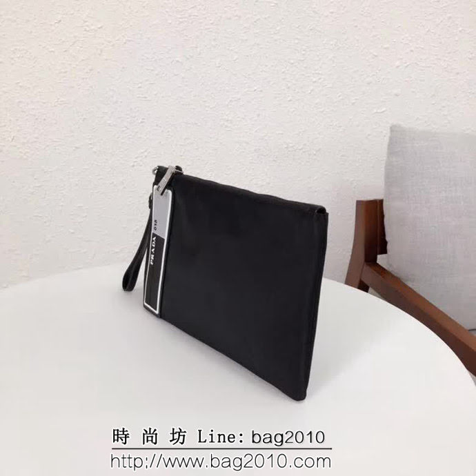 PRADA普拉達 新款 橡膠徽標 時尚手拿包 男女共用款 2NH006 DD1730